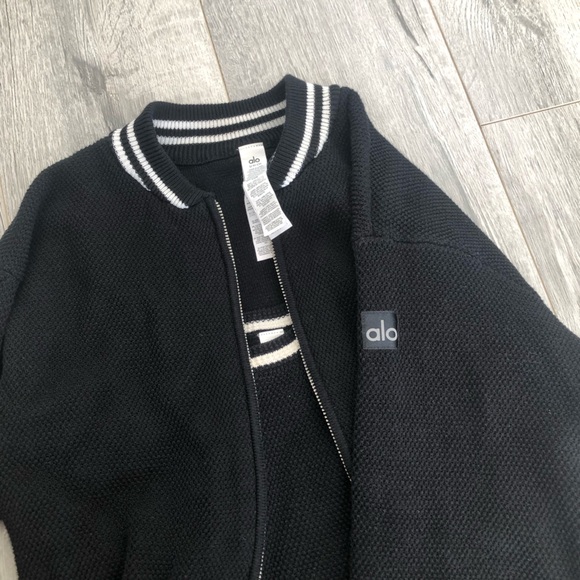 Black and White Striped Zip-Up Set - Picture 2 of 4